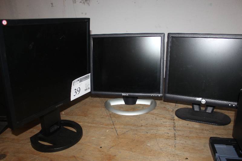 lot 39 image: Lot of (3) Hyundai, Dell Computer Monitors