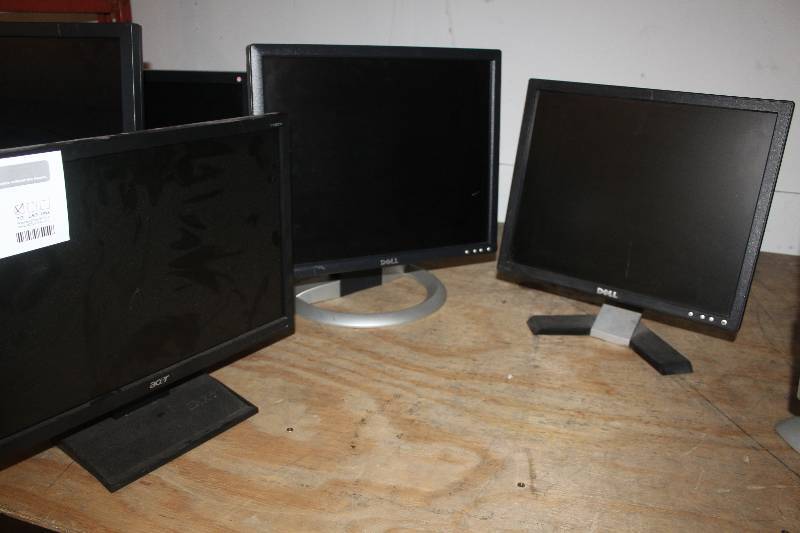 lot 38 image: Lot of (3) Dell, Acer Computer Monitors