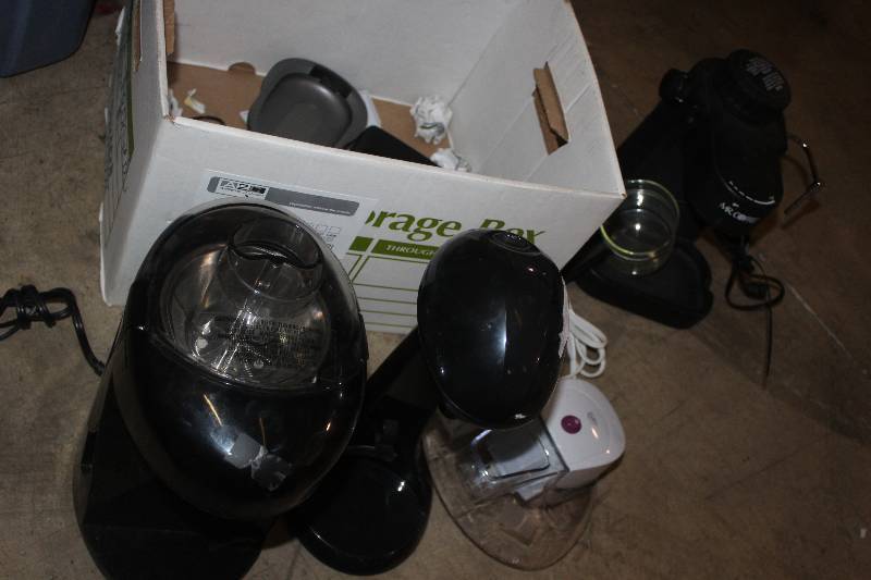 lot 46 image: Box Lot of Misc Appliances
