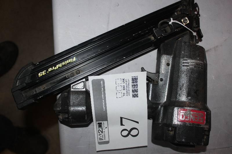 lot 87 image: Finish Pro 15-Gauge Nail Gun