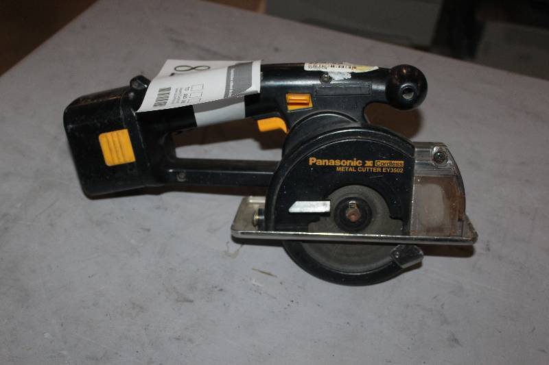 lot 82 image: Panasonic Cordless Metal Cutter