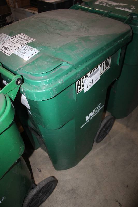 lot 124 image: Waste Management 55-Gallon Plastic Bin