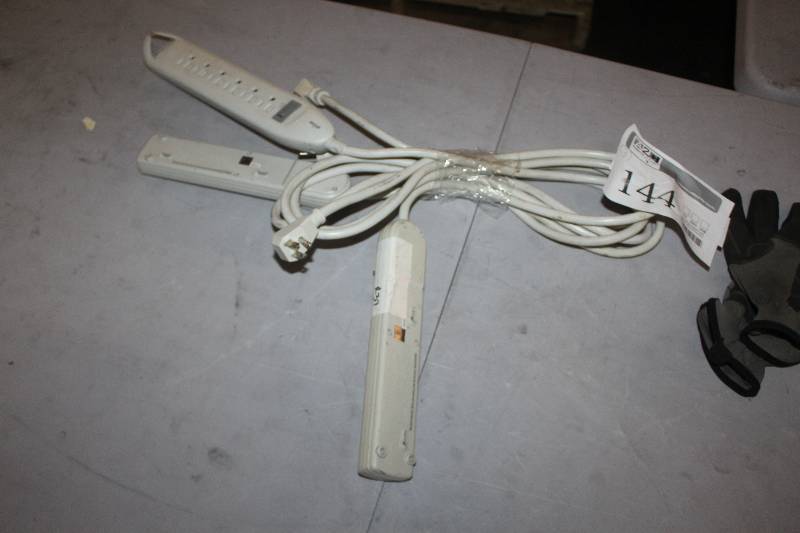 lot 144 image: Lot of (3) Power Strips