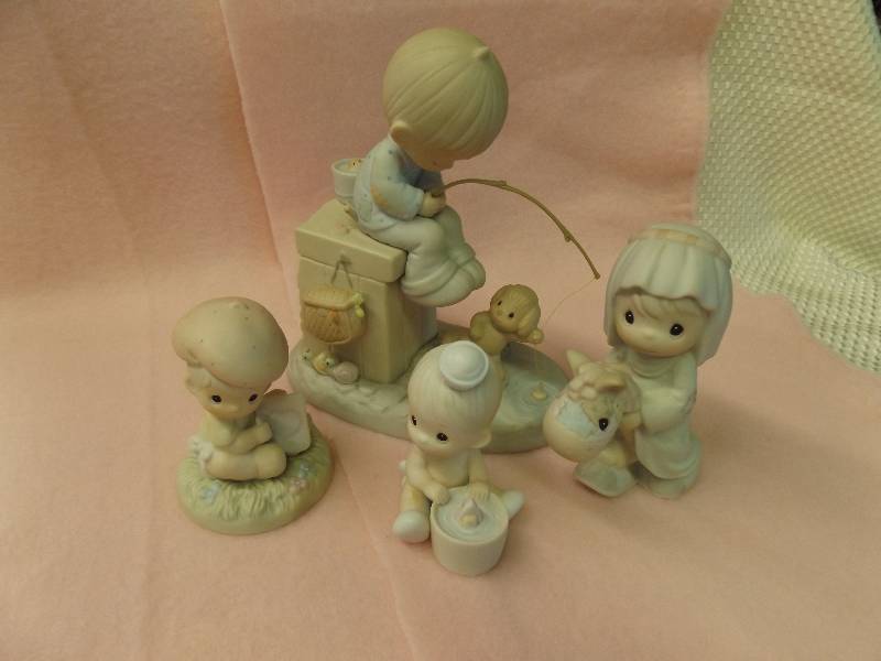 Precious Moments Figurines