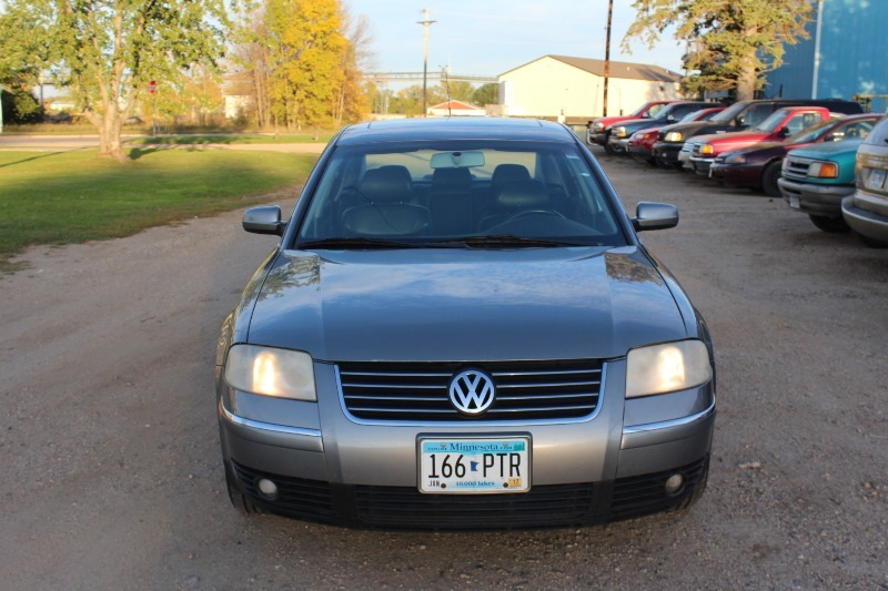 lot 1065 image: 2001 Volkswagen Passat GLS Turbo