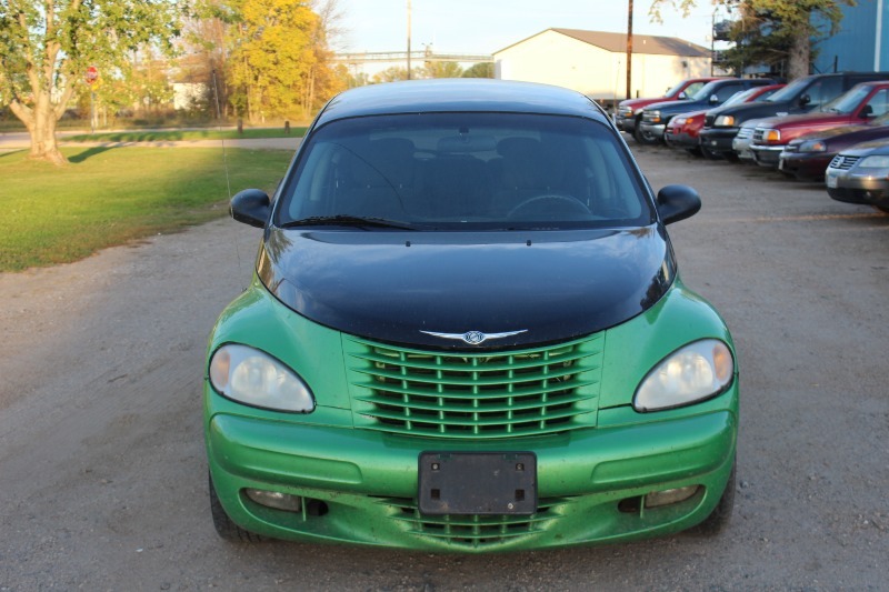 lot 1067 image: 2004 Chrysler PT Cruiser Touring Edition