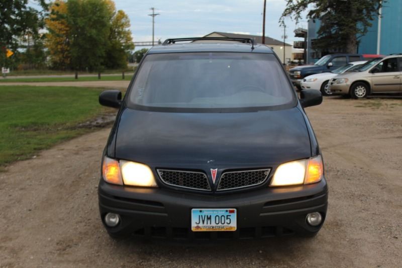 lot 1069 image: 2001 Pontiac Montana