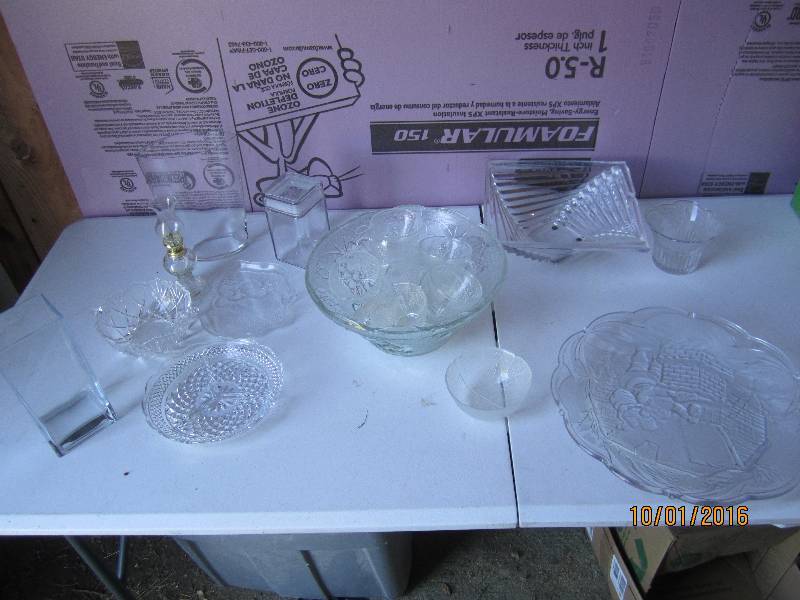 Lot of assorted glassware...