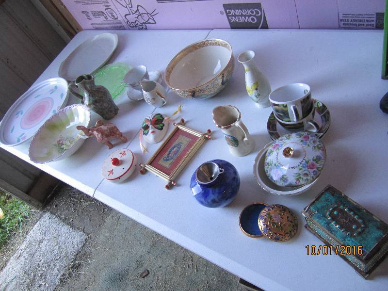 Lot of china and glassware, some ni...