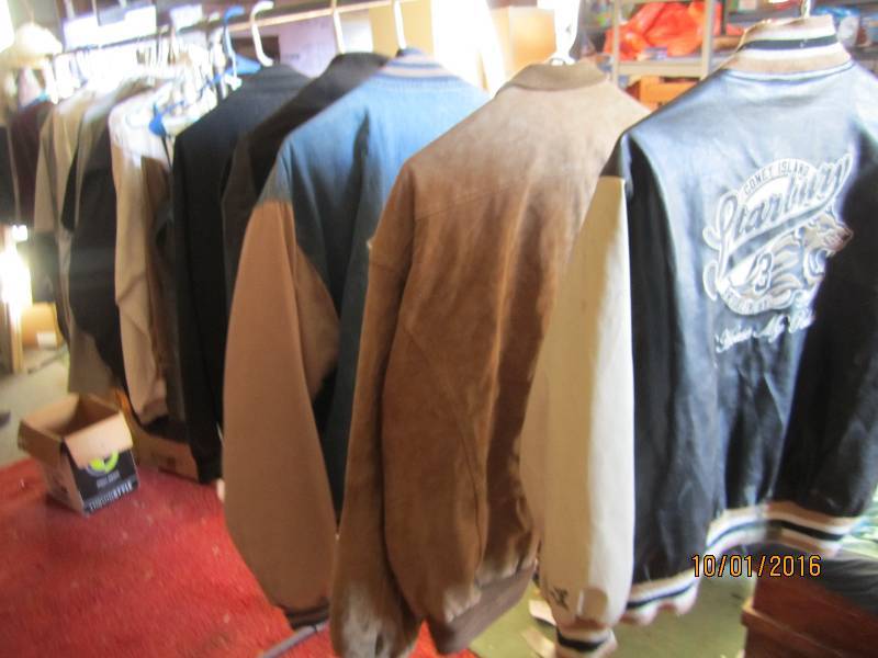Huge resale value lot of clothes ...