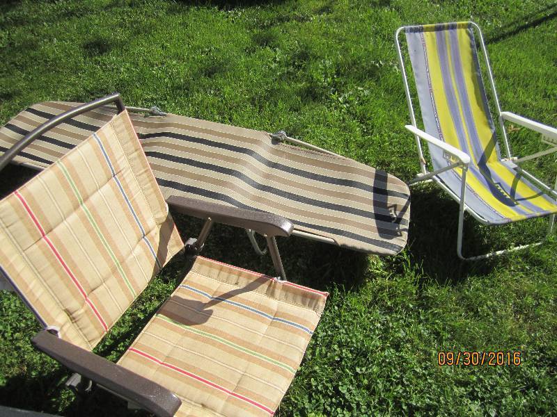 Lot of patio chairs...