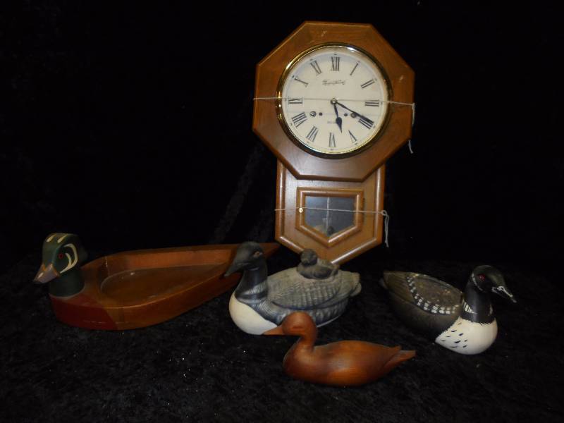 Vintage Wards Clock wKey & Ceramic DucksLoons