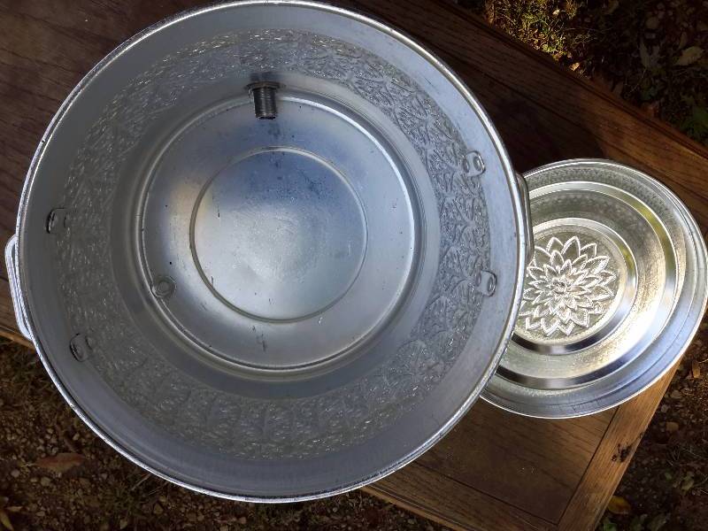 lot 39 image: 3 Gallon, Vintage Thai Design, Aluminum Drink Urn with spigot