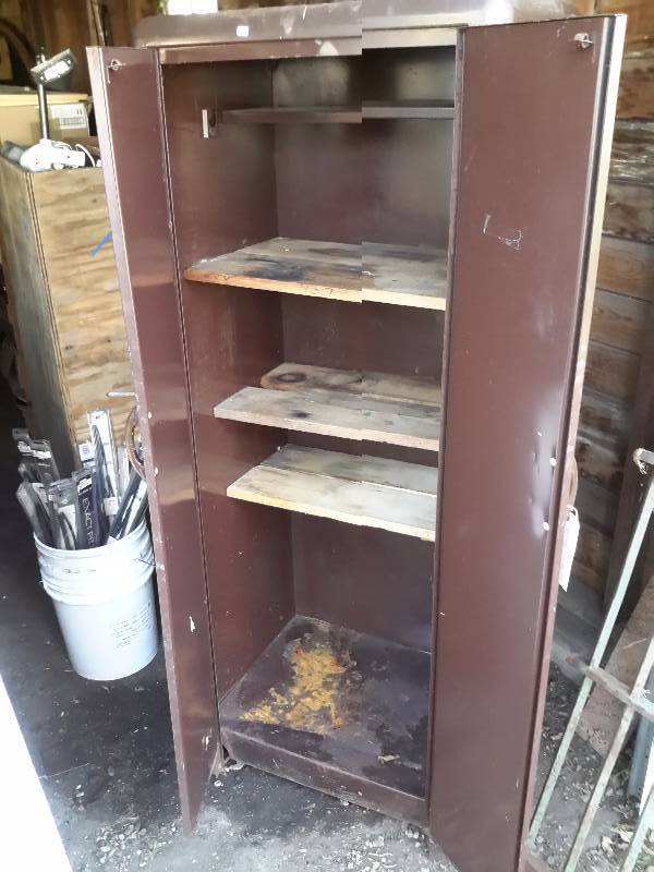 lot 44 image: Mid mod storage cabinet.. Doors work well..