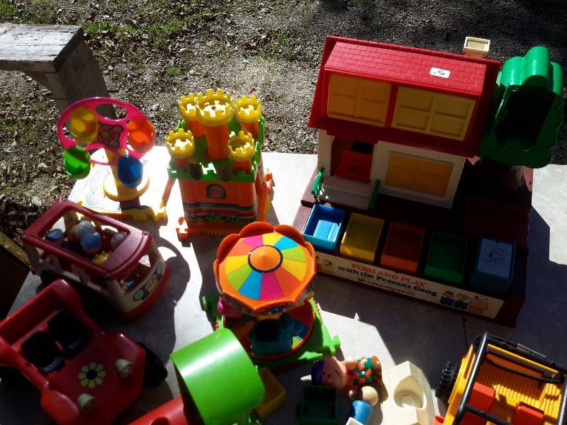 lot 45 image: Misc. Toys as pictured