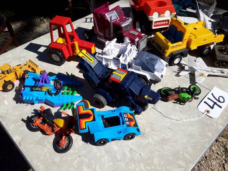 lot 46 image: Misc. Toys as pictured
