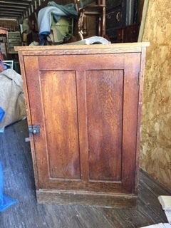 lot 6 image: Antique, Ice Chest..  .