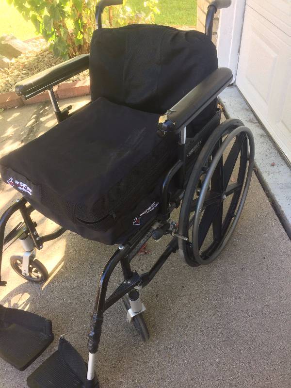 Breezy 600 Wheelchair - Good Condition - Comes with 2 Pre-owned Nice Condition High Quality Comfort Shape Fitting Roho Cushions