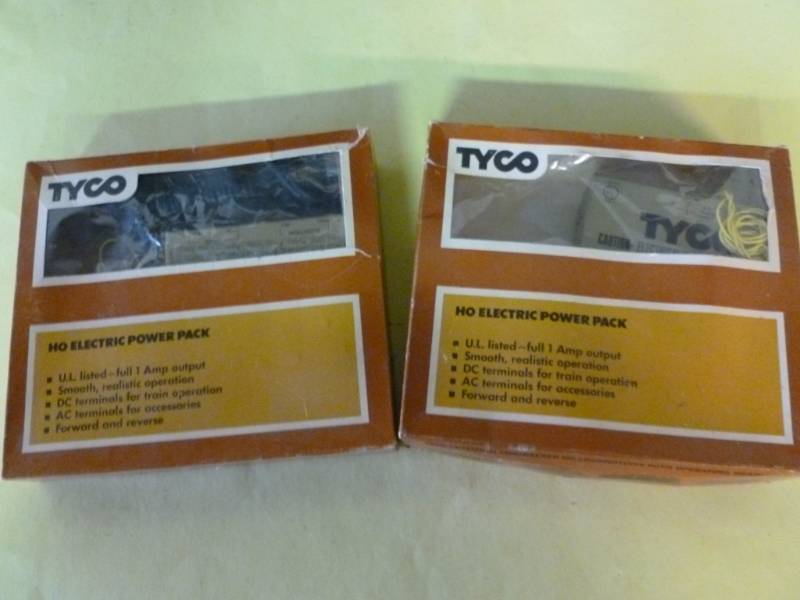 HO Scale Train Set Items