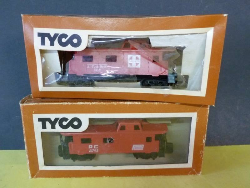 HO Scale Train Cars