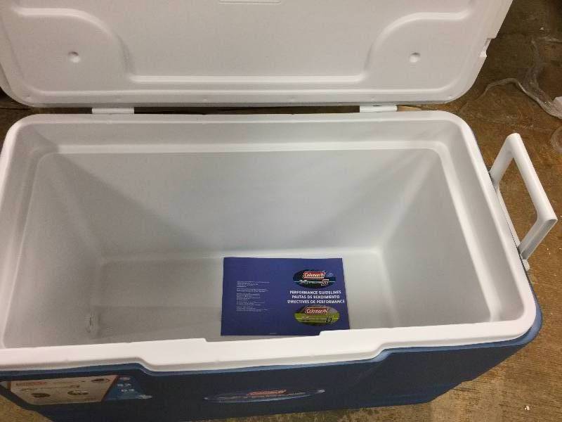 Coleman Xtreme 5 Cooler Blue 52 Quart never used
