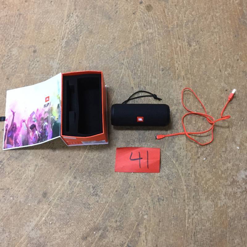 JBL Flip 3 Splashproof Portable Bluetooth Speaker Black