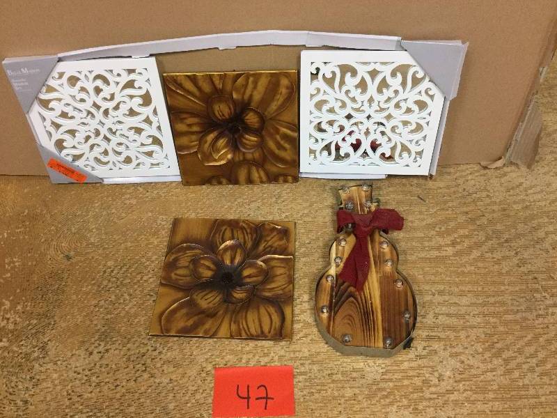 Assorted Wall Art Items
