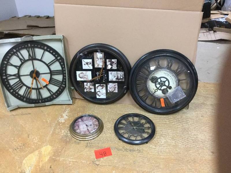 Lot of assorted Clocks
