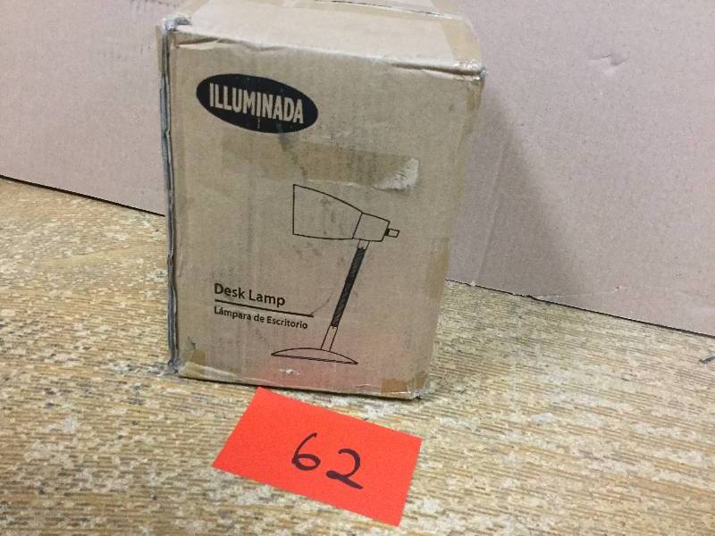 Set Iluminada Desk Lamp never used