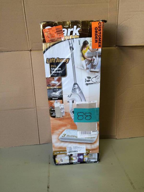 Shark Lift away Pro Steam Rocket Never used