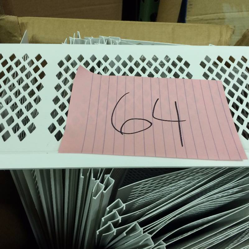 Lot of 60 3 Plastic Snap-in Gutter Guard New