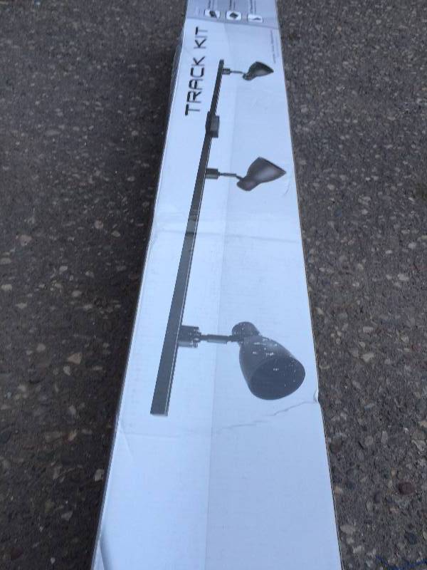 Lithonia Lighting Track Lighting Baffle 3-Light 44.5 in. Black Track Lighting Kit never used