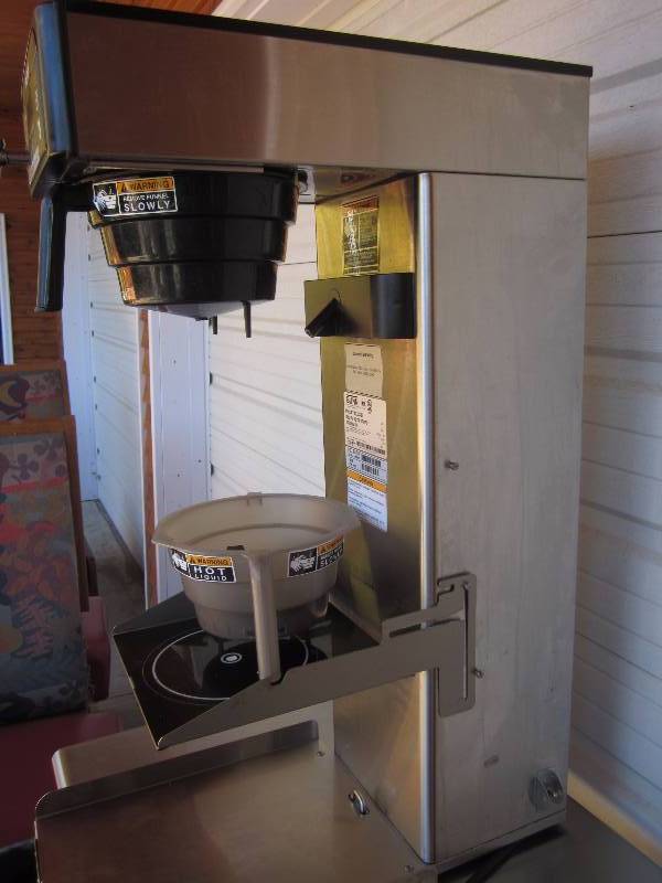 lot 1 image: Bunn Coffee Maker