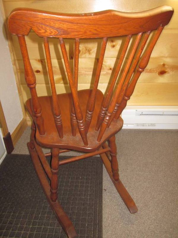 lot 26 image: Rocking Chair