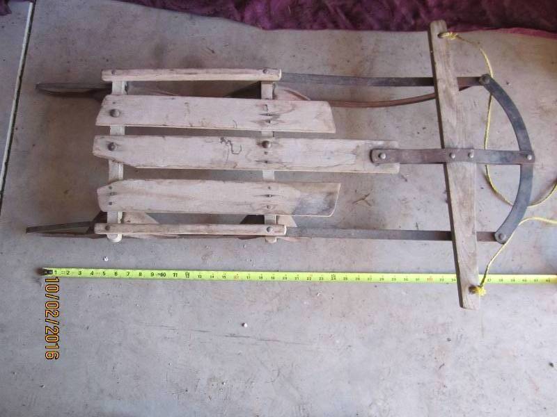 lot 5 image: Antique sled...