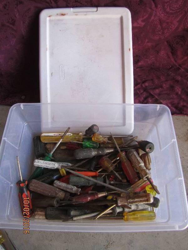 lot 12 image: Plastic tote of screwdrivers...