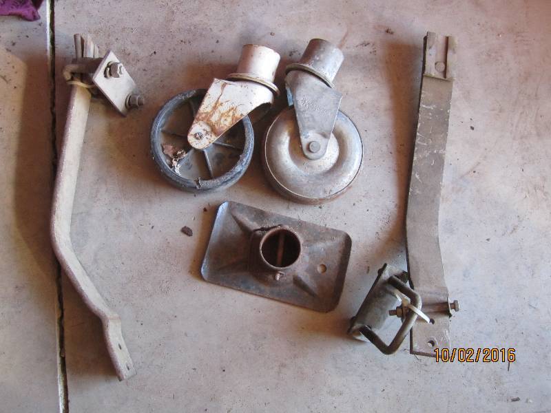lot 40 image: caster wheels and more...