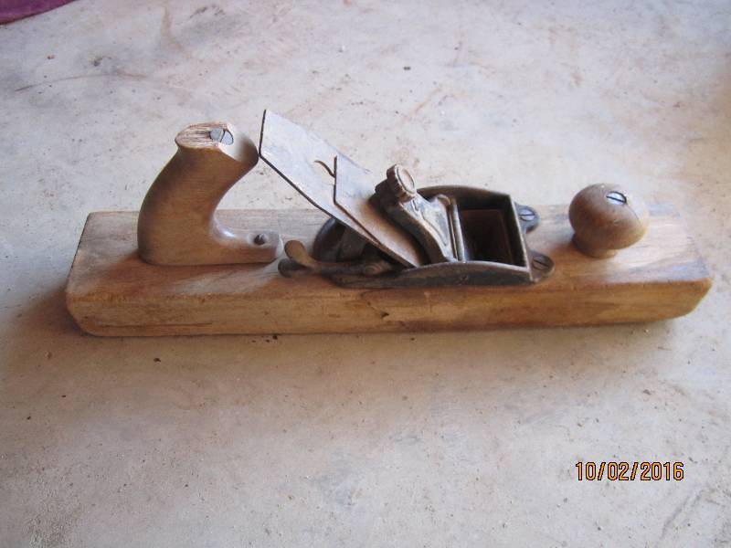 lot 46 image: Antique 76 plane...