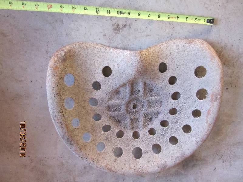 lot 70 image: Tractor seat...