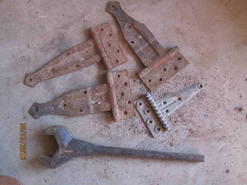 lot 71 image: 4 hinges and a wrench...