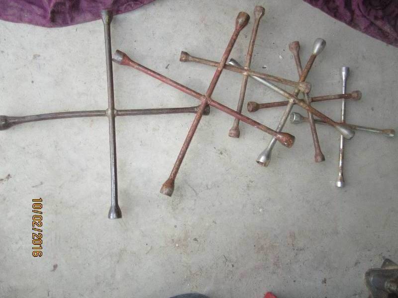 lot 130 image: Lot of lug nut wrenches...