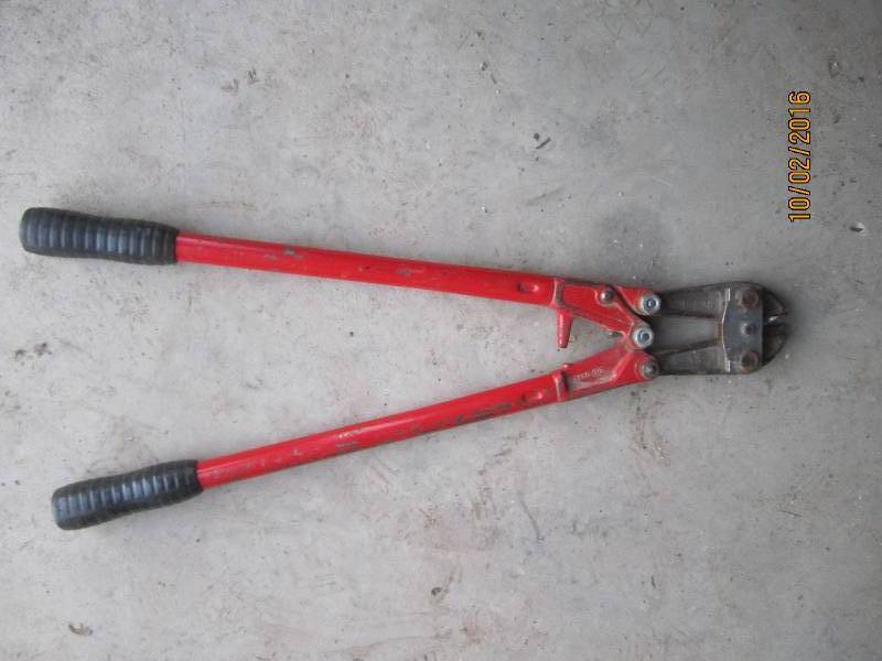 lot 133 image: Bolt cutter...
