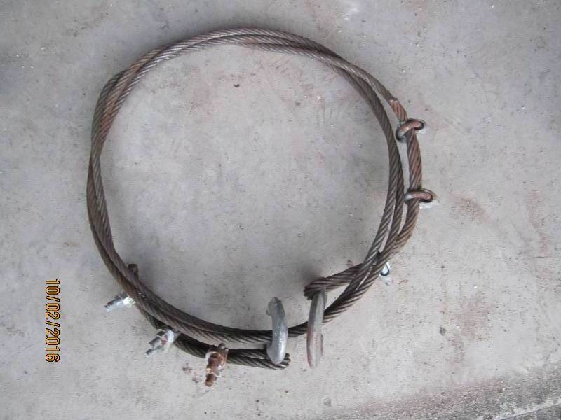 lot 135 image: Cable and hooks...