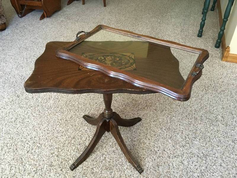 lot 3 image: Antique Side Table