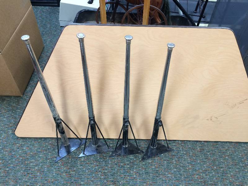 lot 6 image: Trapezoid Table