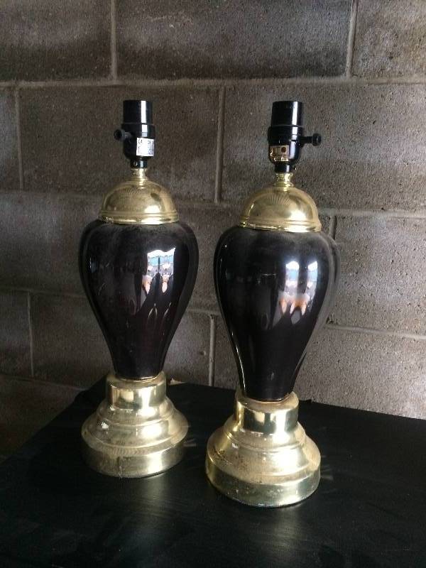 lot 18 image: Lamps