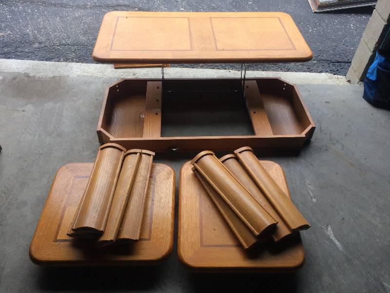 lot 21 image: End and Coffee Tables