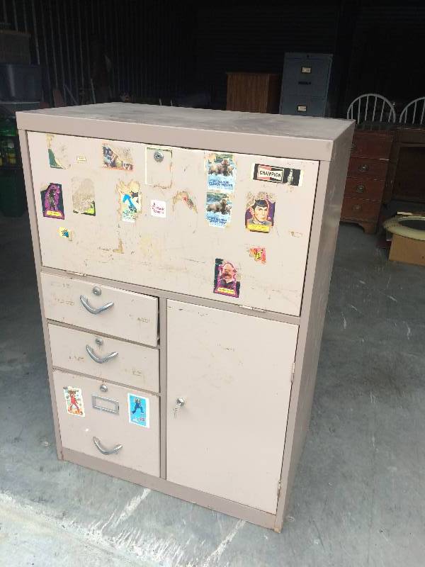 lot 34 image: Multi File Cabinet