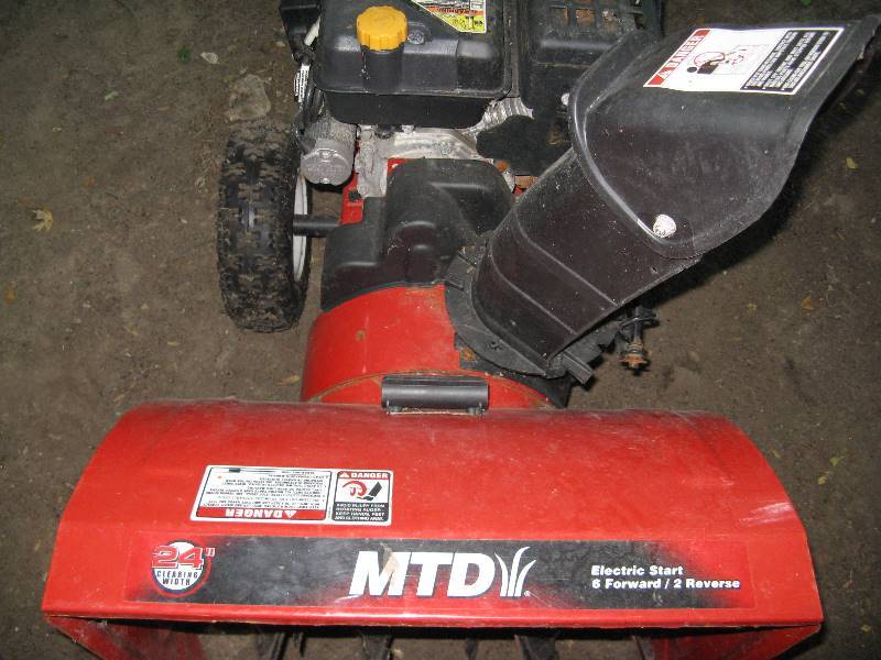 MTD SNOW BLOWER