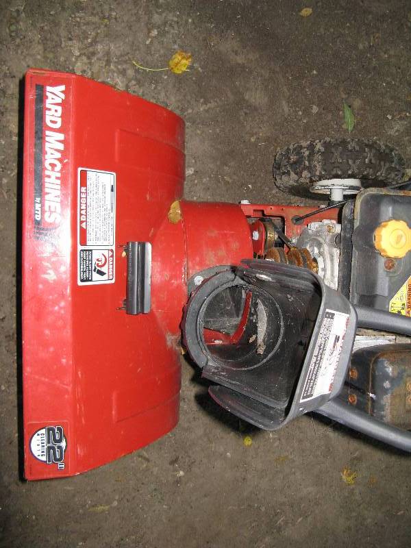 SNOW BLOWER